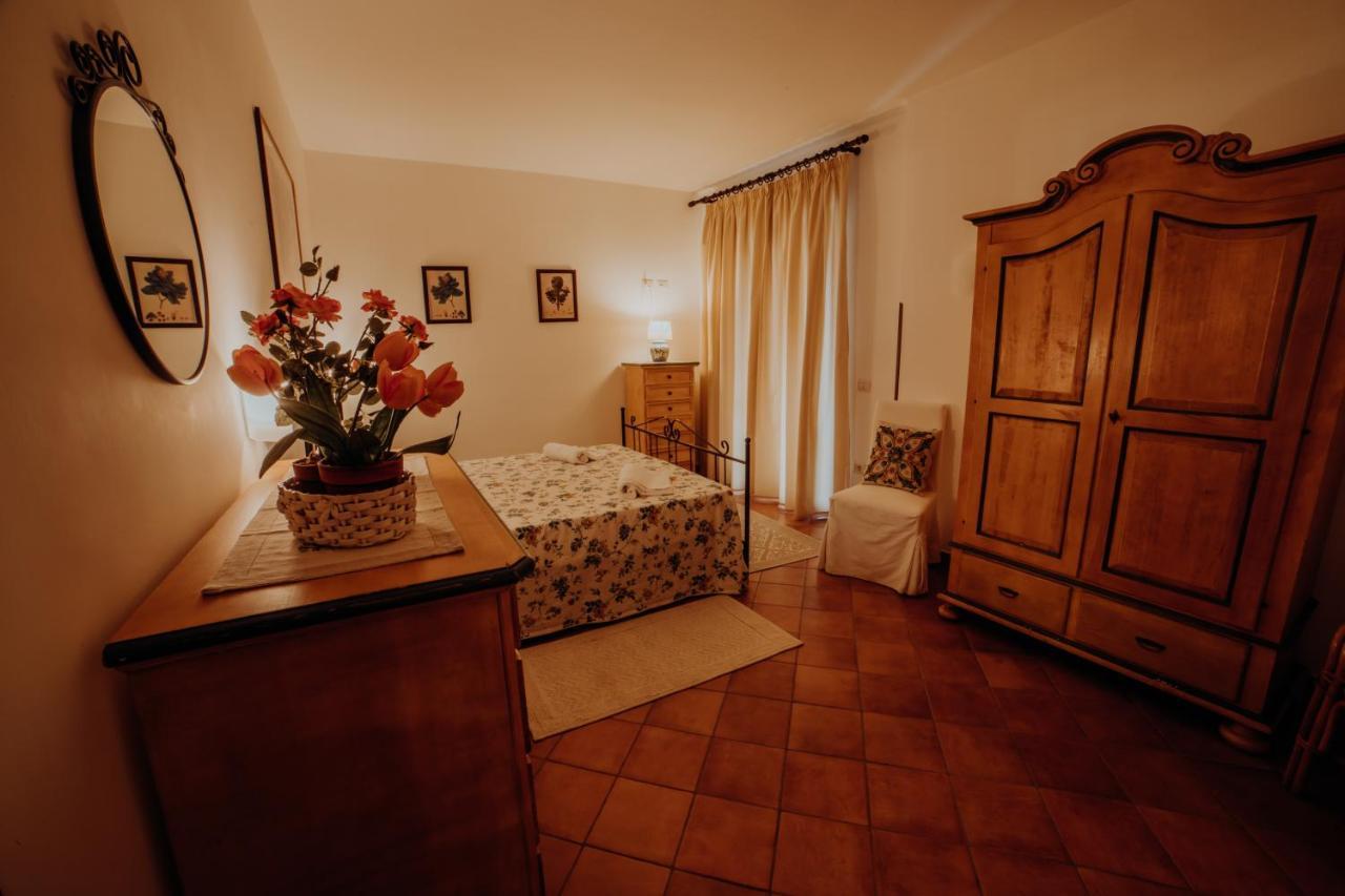 Residenza Golfo Degli Ulivi Aparthotel Caprioli Exterior photo