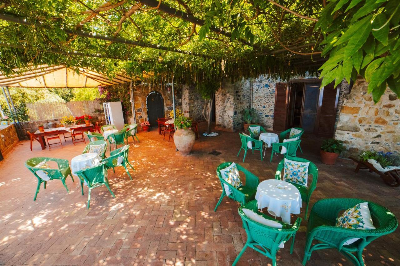 Residenza Golfo Degli Ulivi Aparthotel Caprioli Exterior photo